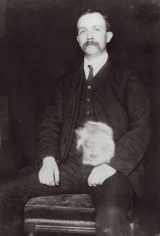 Illustration for article titled Haunting Spirit Photography from the Age Before Photoshop